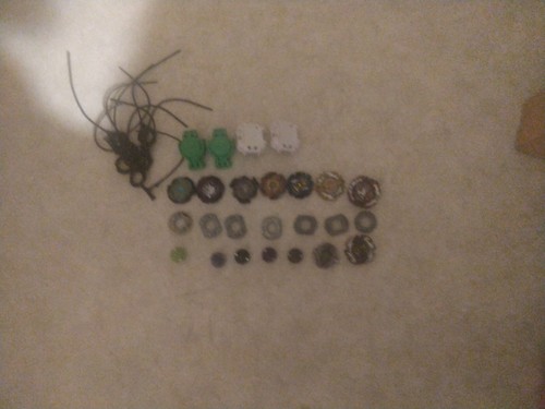 Lot toupies beyblade une - toupies,
